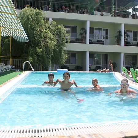 Green Hotel-Club Zatoka Kültér fotó